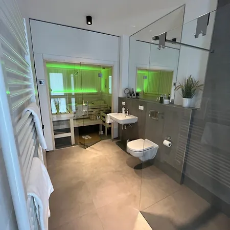 Ferienhaus Luxus-ferienhaus Mit Saunen Und Grossem Garten *
