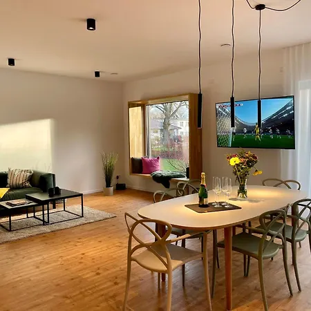 Ferienhaus Luxus-ferienhaus Mit Saunen Und Grossem Garten